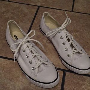 Converse tennis shoes